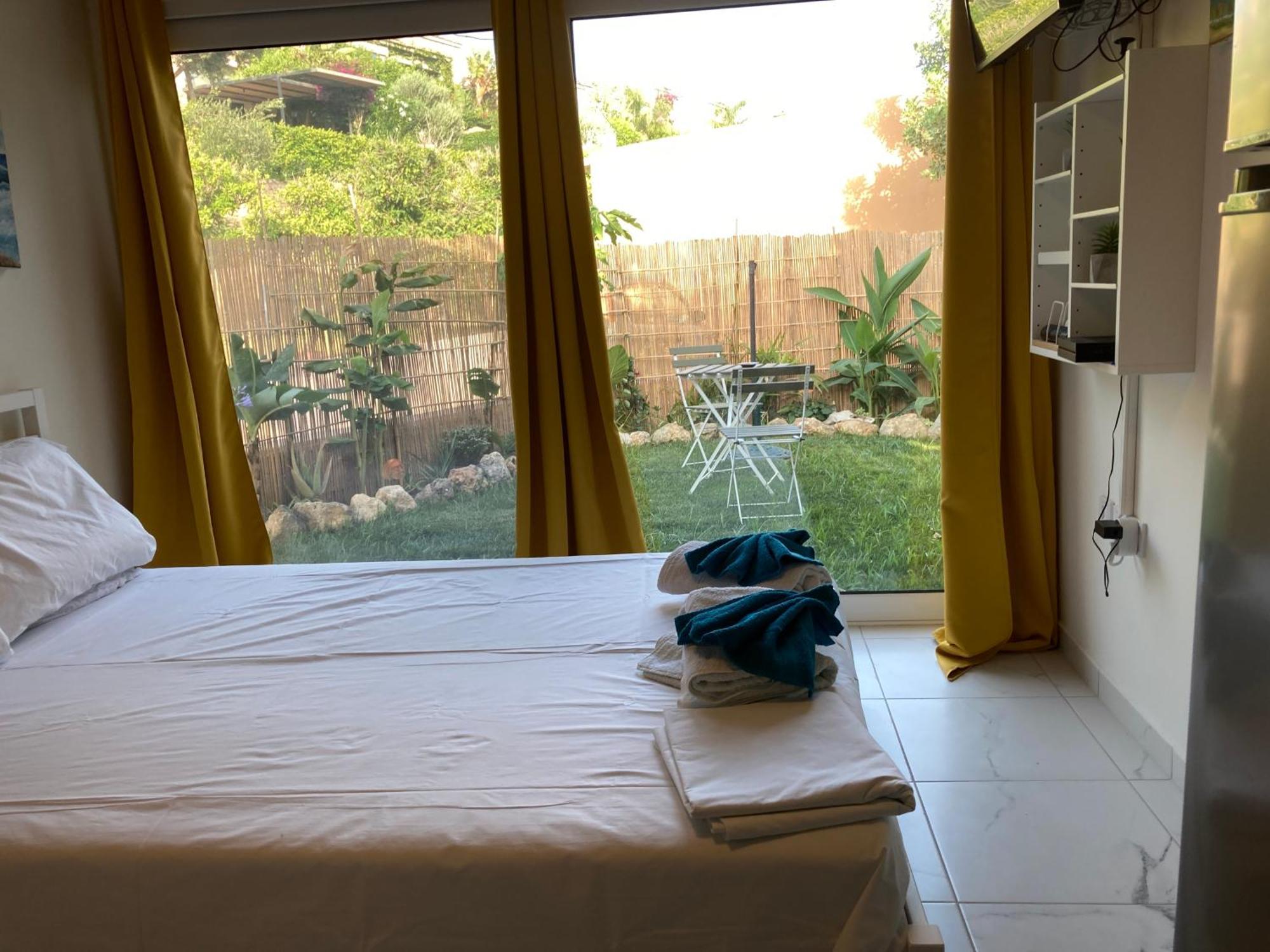 The Banana House Villa Lourdata  Bagian luar foto